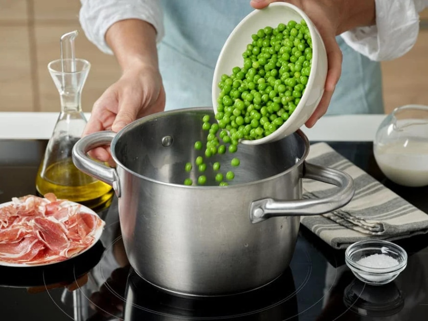 Crema de guisantes con jamón serrano