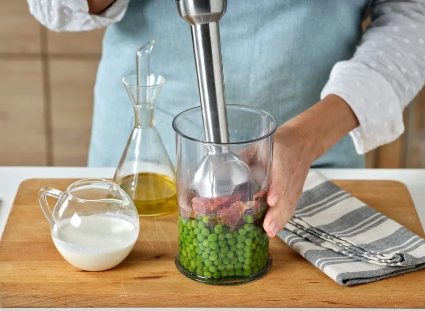 Crema de guisantes con jamón serrano